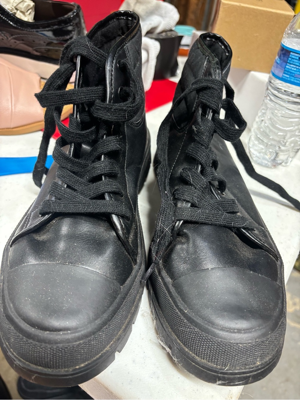 Black High-Top Casual Sneakers